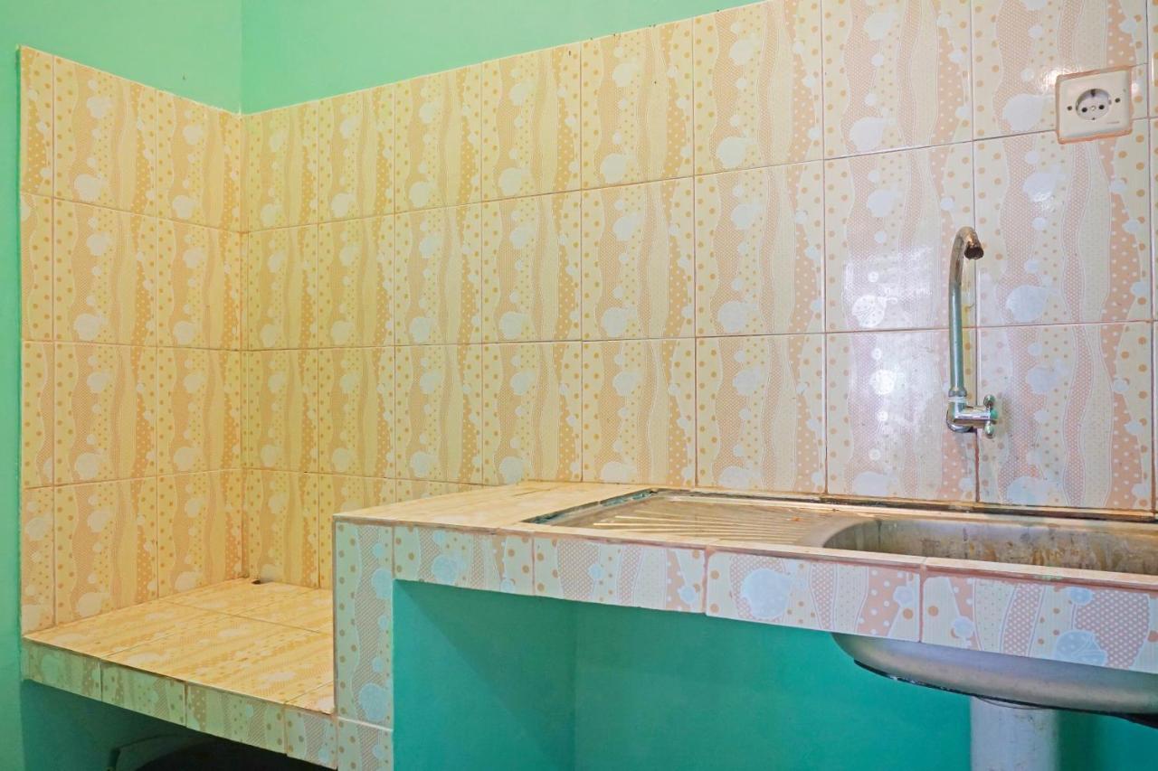 Oyo 90369 An Nur Family Homestay Syariah Cigombong Exterior photo